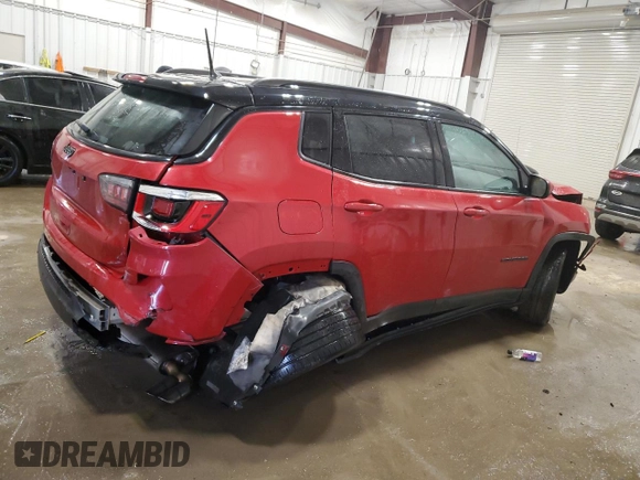 2018 Jeep Compass Altitude with VIN 3C4NJCBB2JT304972, listed as a Copart auction lot 44030125 with 104,862 mi miles and Clean title. Bid and sale history available at DreamBid. Image 3.