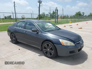 2007 Honda Accord LX z VIN 3HGCM564X7G705209, wystawiony jako IAAI lot #42514580 z przebiegiem 168 983 mil mil oraz . Historia ofert i sprzedaży dostępna na DreamBid. Obrazek 1.
