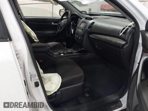 2014 Kia Sorento LX with VIN 5XYKTDA73EG461794, listed as a IAAI auction lot 41878986 with 74,105 mi miles. Bid and sale history available at carsss.com. Image 5.