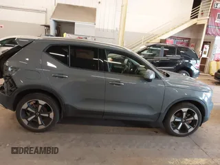 2021 Volvo XC40 Momentum z VIN YV4162UK3M2416447, wystawiony jako IAAI lot #41923981 z przebiegiem 28 654 mil mil oraz . Historia ofert i sprzedaży dostępna na DreamBid. Obrazek 14.