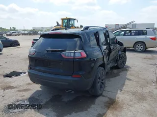 2021 Jeep Cherokee Latitude Lux with VIN 1C4PJLMXXMD134565, listed as a IAAI auction lot 42044643 with 84,611 mi miles and . Bid and sale history available at DreamBid. Image 4.