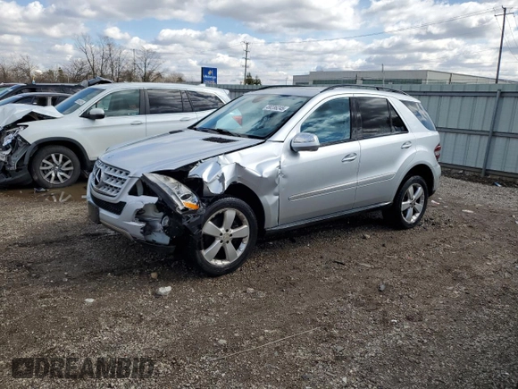 2009 Mercedes-Benz M 350 z VIN 4JGBB86E99A480725, wystawiony jako Copart lot #49236245 z przebiegiem 109 271 mil mil oraz Szkoda całkowita • Salvage title. Historia ofert i sprzedaży dostępna na DreamBid. Obrazek 1.