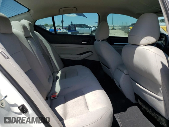 2021 Nissan Altima SV z VIN 1N4BL4DV6MN388699, wystawiony jako Copart lot #56663255 z przebiegiem 72 721 mil mil oraz Szkoda całkowita • Salvage title. Historia ofert i sprzedaży dostępna na DreamBid. Obrazek 10.
