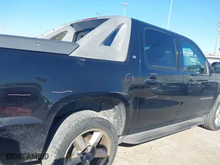 2009 Chevrolet Avalanche LT w/2LT with VIN 3GNEC22009G198925, listed as a IAAI auction lot 41730276 with 159,417 mi miles. Bid and sale history available at carsss.com. Image 6.