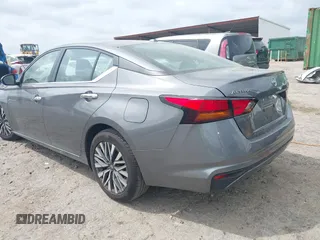 2024 Nissan Altima SV z VIN 1N4BL4DV2RN363600, wystawiony jako IAAI lot #41965390 z przebiegiem 26 499 mil mil oraz . Historia ofert i sprzedaży dostępna na DreamBid. Obrazek 3.