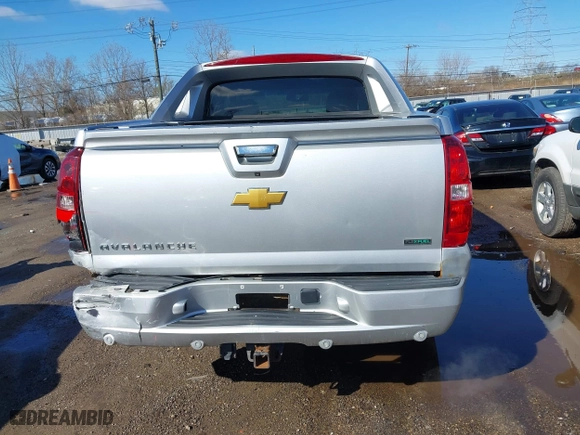2012 Chevrolet Avalanche LS with VIN 3GNTKEE74CG143616, listed as a IAAI auction lot 41818073 with 209,041 mi miles. Bid and sale history available at carsss.com. Image 16.