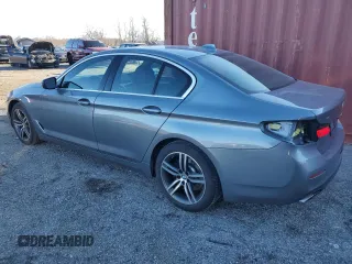 2021 BMW 5 Series 530i xDrive with VIN WBA13BJ06MCF12999, listed as a Copart auction lot 43918855 with 26,587 mi miles and Salvage Title. Bid and sale history available at carsss.com. Image 2.