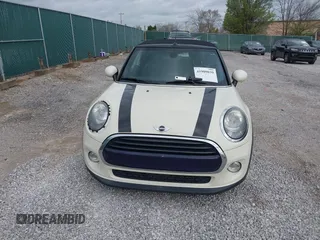 2016 MINI Convertible z VIN WMWWG5C51G3C19178, wystawiony jako IAAI lot #41909039 z przebiegiem 87 533 mil mil oraz . Historia ofert i sprzedaży dostępna na DreamBid. Obrazek 12.