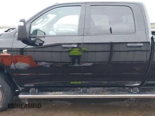 2023 Ram 2500 Tradesman z VIN 3C6UR5CL9PG593221, wystawiony jako IAAI lot #41959202 z przebiegiem 29 303 mil mil oraz . Historia ofert i sprzedaży dostępna na DreamBid. Obrazek 14.