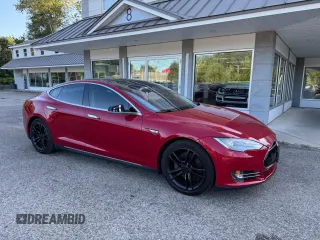 2013 Tesla Model S z VIN 5YJSA1CG5DFP18929, wystawiony jako Copart lot #67245595 z przebiegiem 111 151 mil mil oraz Czysty tytuł • Clean title. Historia ofert i sprzedaży dostępna na DreamBid. Obrazek 1.