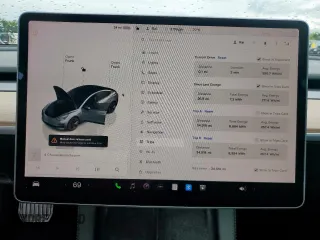 2023 Tesla Model 3 z VIN 5YJ3E1EA0PF622289, wystawiony jako Copart lot #60626335 z przebiegiem 34 158 mil mil oraz Szkoda całkowita • Salvage title. Historia ofert i sprzedaży dostępna na DreamBid. Obrazek 9.
