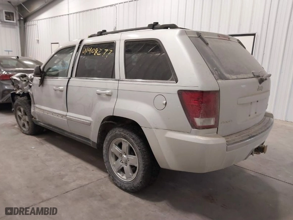 2005 Jeep Grand Cherokee Limited with VIN 1J8HR58235C645218, listed as a IAAI auction lot 41408277 with NaN miles. Bid and sale history available at carsss.com. Image 3.