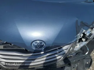 2015 Toyota Sienna XLE с VIN 5TDYK3DC7FS600281, выставлен на аукционе Copart как лот 53738065 с пробегом 91 207 миль миль и Списание • Salvage title. История ставок и продаж доступна на DreamBid. Изображение 12.