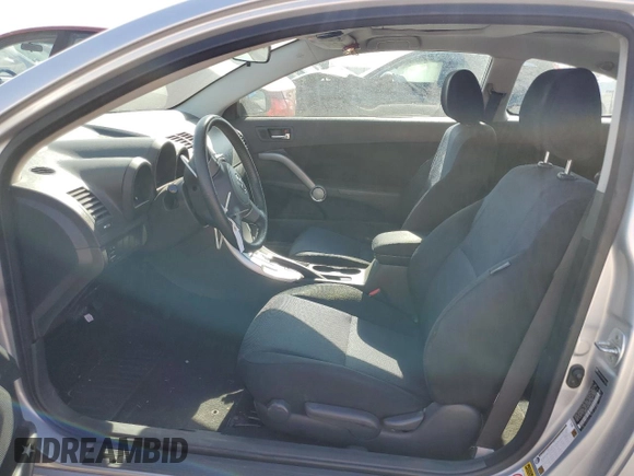 2009 Scion tC z VIN JTKDE167590296040, wystawiony jako Copart lot #58440895 z przebiegiem 171 825 mil mil oraz Szkoda całkowita • Salvage title. Historia ofert i sprzedaży dostępna na DreamBid. Obrazek 7.