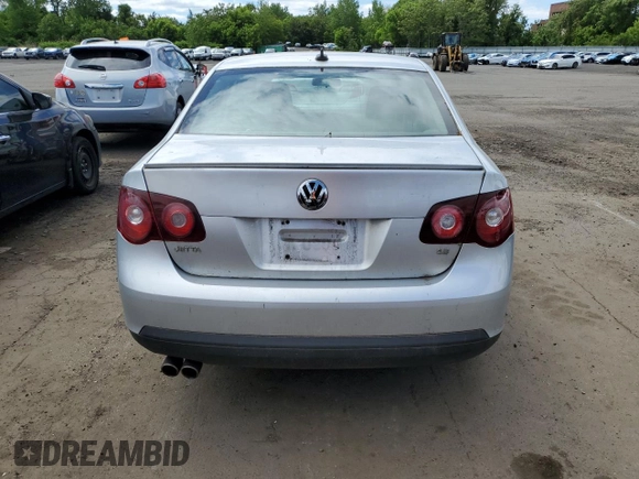 2008 Volkswagen Jetta SE with VIN 3VWRZ71K98M197780, listed as a Copart auction lot 56921725 with 172,801 mi miles and Salvage title. Bid and sale history available at DreamBid. Image 6.