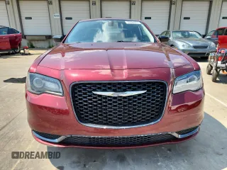 2019 Chrysler 300 Touring with VIN 2C3CCAAG1KH613575, listed as a Copart auction lot 59564495 with 85,680 mi miles and Salvage title. Bid and sale history available at DreamBid. Image 5.