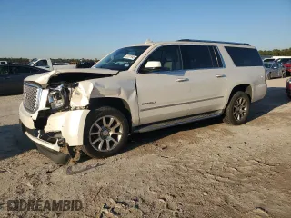 2015 GMC Yukon XL Denali with VIN 1GKS1JKJ7FR714685, listed as a Copart auction lot 47017945 with 136,899 mi miles and Salvage Title. Bid and sale history available at carsss.com. Image 1.
