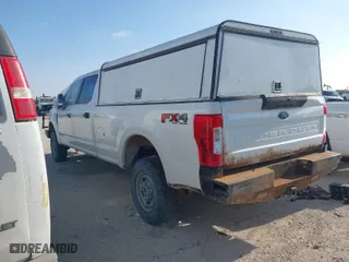 2017 Ford Super Duty F-250 SRW Lariat with VIN 1FT7W2BT8HEF21692, listed as a IAAI auction lot 41095141 with 101,401 mi miles. Bid and sale history available at carsss.com. Image 3.