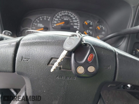 2004 Chevrolet Silverado 1500 Work Truck with VIN 2GCEC19TX41153995, listed as a IAAI auction lot 42116758 with 304,433 mi miles and . Bid and sale history available at DreamBid. Image 11.