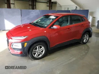 2021 Hyundai Kona SE z VIN KM8K12AA2MU660334, wystawiony jako Copart lot #46822405 z przebiegiem 77 457 mil mil oraz Czysty tytuł • Clean title. Historia ofert i sprzedaży dostępna na DreamBid. Obrazek 1.