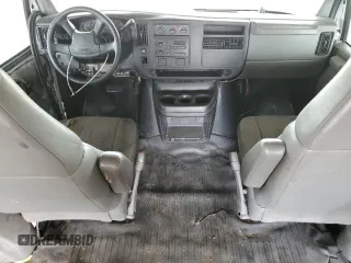 2007 GMC Savana Cargo Van with VIN 1GTGG25V371176393, listed as a Copart auction lot 47267215 with 214,764 mi miles and Salvage Title. Bid and sale history available at carsss.com. Image 8.