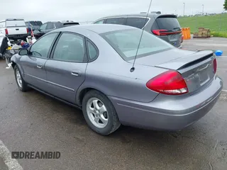 2006 Ford Taurus SE z VIN 1FAFP53U56A253230, wystawiony jako IAAI lot #42247009 z przebiegiem 85 913 mil mil oraz . Historia ofert i sprzedaży dostępna na DreamBid. Obrazek 3.