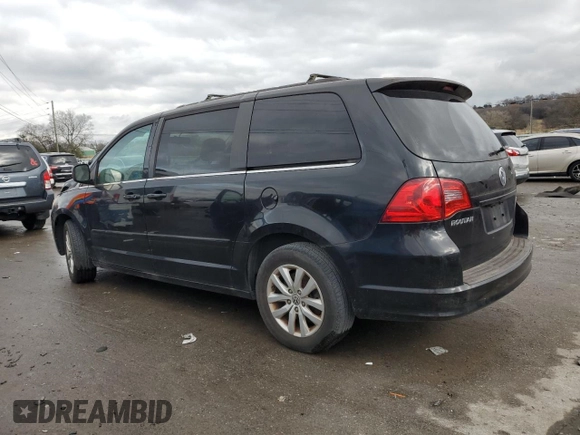 2014 Volkswagen Routan SE with VIN 2C4RVABG5ER135304, listed as a Copart auction lot 83957644 with 118,035 mi miles and Clean title. Bid and sale history available at DreamBid. Image 2.
