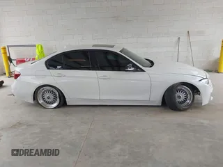 2013 BMW 3 Series 328i xDrive z VIN WBA3B3C55DF543926, wystawiony jako IAAI lot #42581984 z przebiegiem 144 346 mil mil oraz . Historia ofert i sprzedaży dostępna na DreamBid. Obrazek 14.