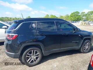 2020 Jeep Compass Latitude with VIN 3C4NJCBBXLT166004, listed as a IAAI auction lot 42025390 with 106,271 mi miles and . Bid and sale history available at carsss.com. Image 14.