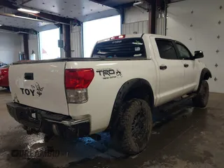 2013 Toyota Tundra z VIN 5TFDY5F10DX274318, wystawiony jako IAAI lot #41729475 z przebiegiem 253 873 mil mil oraz . Historia ofert i sprzedaży dostępna na DreamBid. Obrazek 4.
