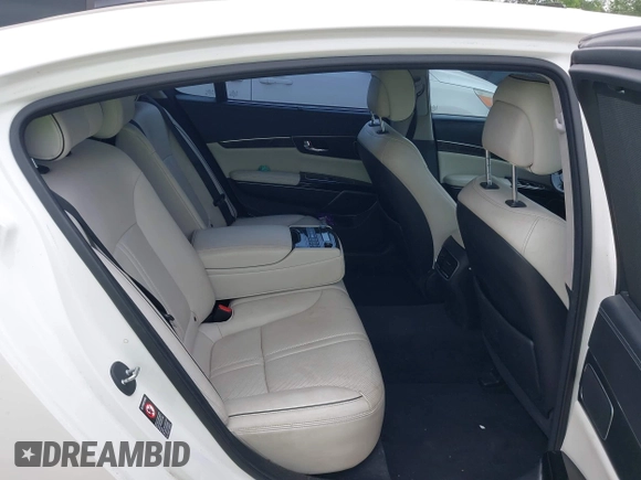 2015 Kia K900 Luxury with VIN KNALW4D48F6018541, listed as a IAAI auction lot 41903807 with 204,202 mi miles. Bid and sale history available at carsss.com. Image 8.