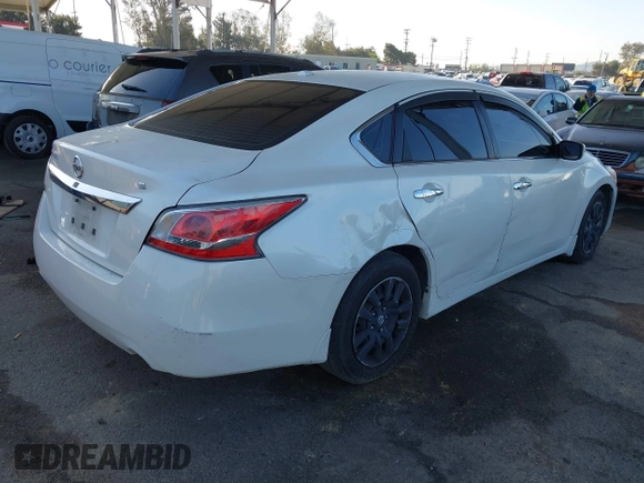 2015 Nissan Altima 2.5 S with VIN 1N4AL3AP6FC228428, listed as a IAAI auction lot 41966303 with 118,706 mi miles. Bid and sale history available at carsss.com. Image 4.