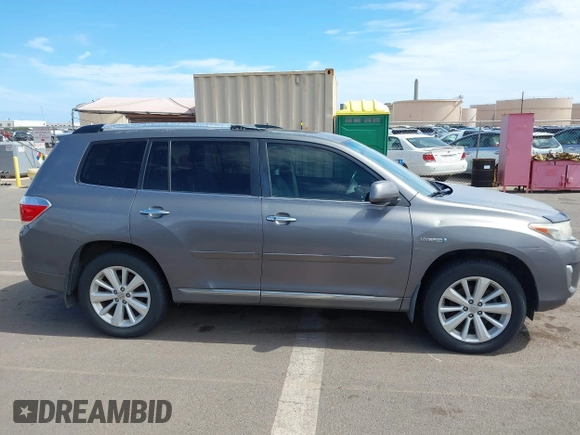 2011 Toyota Highlander Limited with VIN JTEDC3EH9B2000932, listed as a IAAI auction lot 42194620 with 199,174 mi miles and . Bid and sale history available at DreamBid. Image 13.