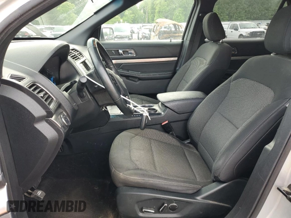 2018 Ford Explorer XLT z VIN 1FM5K7D81JGC69458, wystawiony jako Copart lot #54015705 z przebiegiem 169 783 mil mil oraz Szkoda całkowita • Salvage title. Historia ofert i sprzedaży dostępna na DreamBid. Obrazek 7.