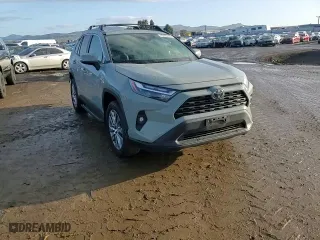 2022 Toyota RAV4 XLE Premium with VIN 2T3C1RFV9NW238367, listed as a Copart auction lot 45426375 with 35,213 mi miles and Salvage Title. Bid and sale history available at carsss.com. Image 11.