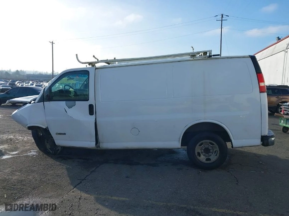 2006 Chevrolet Express Cargo Van with VIN 1GCGG25V461231061, listed as a IAAI auction lot 41274227 with 242,919 mi miles. Bid and sale history available at carsss.com. Image 14.
