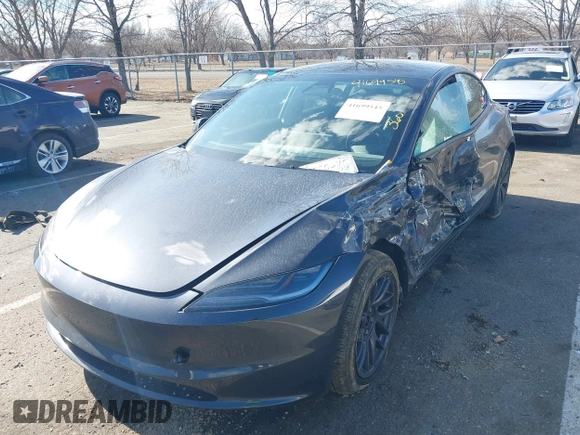 2025 Tesla Model 3 Long Range z VIN 5YJ3E1EBXSF913691, wystawiony jako IAAI lot #41699545 z przebiegiem 3 609 mil mil oraz . Historia ofert i sprzedaży dostępna na DreamBid. Obrazek 6.