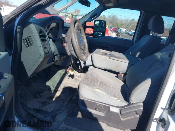 2016 Ford Super Duty F-250 SRW XLT with VIN 1FT7X2B67GED20159, listed as a IAAI auction lot 41570447 with 98,359 mi miles. Bid and sale history available at carsss.com. Image 5.