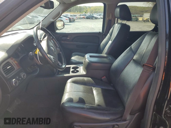 2013 GMC Yukon XL SLT z VIN 1GKS2KE77DR301715, wystawiony jako Copart lot #51524415 z przebiegiem 168 247 mil mil oraz Szkoda całkowita • Salvage title. Historia ofert i sprzedaży dostępna na DreamBid. Obrazek 7.