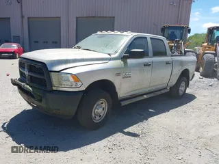 2014 Ram 2500 Tradesman z VIN 3C6TR5CT7EG186099, wystawiony jako IAAI lot #42317585 z przebiegiem 309 687 mil mil oraz . Historia ofert i sprzedaży dostępna na DreamBid. Obrazek 17.