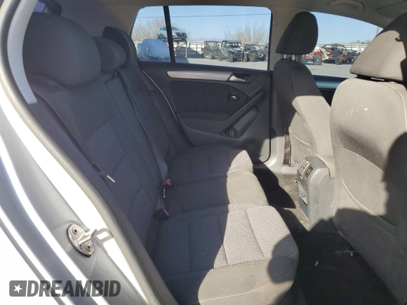 2013 Volkswagen Golf с VIN WVWDB7AJ5DW121847, выставлен на аукционе Copart как лот 86010984 с пробегом 119 864 миль миль и Списание • Salvage title. История ставок и продаж доступна на DreamBid. Изображение 10.
