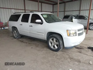 2008 Chevrolet Suburban LT w/3LT with VIN 3GNFC16088G176940, listed as a IAAI auction lot 41596604 with 264,173 mi miles. Bid and sale history available at carsss.com. Image 1.