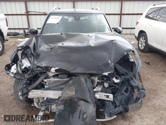 2022 MINI Countryman Cooper S with VIN WMZ83BR06N3N90333, listed as a IAAI auction lot 42629529 with 24,871 mi miles and . Bid and sale history available at DreamBid. Image 12.