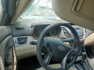 2016 Hyundai Elantra SE z VIN 5NPDH4AE3GH702113, wystawiony jako Copart lot #59757565 z przebiegiem Nie podano mil oraz Czysty tytuł • Clean title. Historia ofert i sprzedaży dostępna na DreamBid. Obrazek 9.