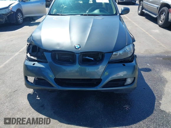 2011 BMW 3 Series 328i xDrive with VIN WBAPK5G57BNN28032, listed as a IAAI auction lot 41835525 with 207,713 mi miles. Bid and sale history available at carsss.com. Image 6.