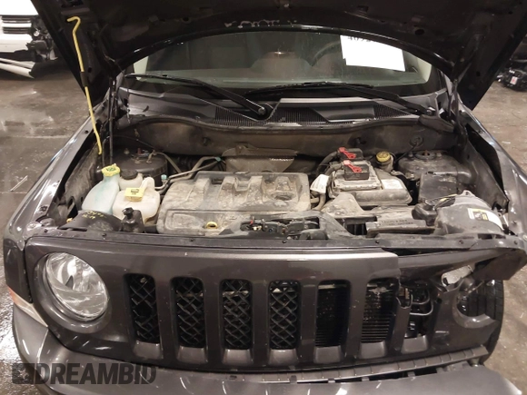 2016 Jeep Patriot Latitude with VIN 1C4NJRFB4GD522942, listed as a IAAI auction lot 40929024 with 86,954 mi miles. Bid and sale history available at carsss.com. Image 10.