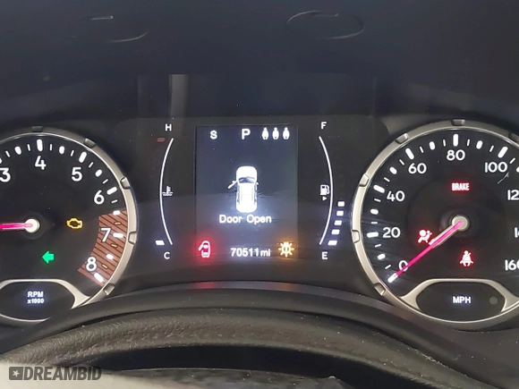 2019 Jeep Renegade Sport with VIN ZACNJBAB9KPJ95900, listed as a IAAI auction lot 41018209 with 70,511 mi miles. Bid and sale history available at carsss.com. Image 7.