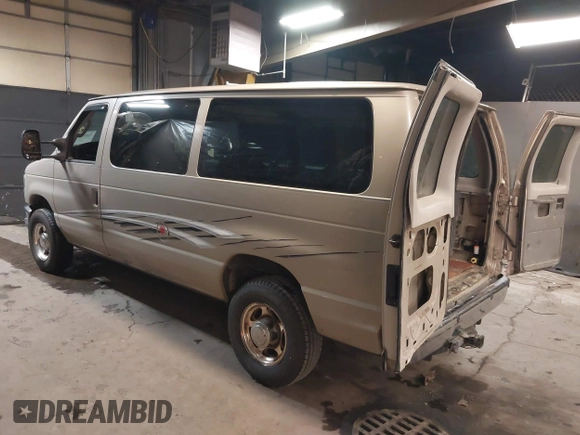 2008 Ford Econoline Passenger XL with VIN 1FBNE31L88DA50347, listed as a IAAI auction lot 41153602 with Not Provided miles. Bid and sale history available at carsss.com. Image 3.