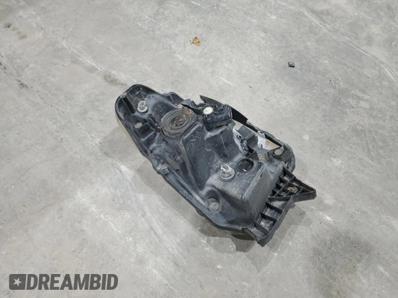 2017 Toyota Tundra Platinum with VIN 5TFAW5F10HX642253, listed as a Copart auction lot 88500185 with 201,722 mi miles and Salvage title. Bid and sale history available at DreamBid. Image 14.