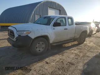 2018 Toyota Tacoma SR z VIN 5TFSX5ENXJX058891, wystawiony jako Copart lot #49724705 z przebiegiem 146 474 mil mil oraz Szkoda całkowita • Salvage title. Historia ofert i sprzedaży dostępna na DreamBid. Obrazek 1.